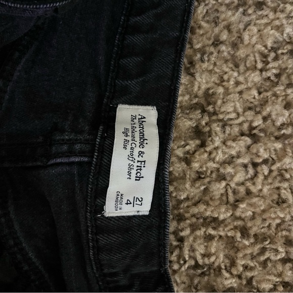 Abercrombie Relaxed Cutoff Short High Rise - Picture 3 of 4